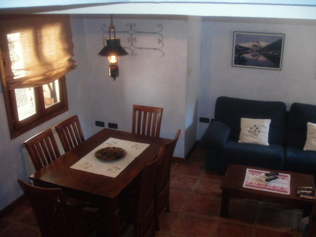 La Corralata Apartment Biescas  Phòng bức ảnh